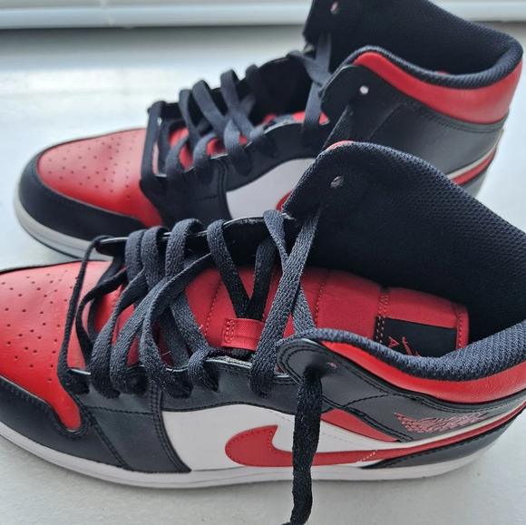 Air Jordan's Men's Size 11 Red and Black - Picture 8 of 8